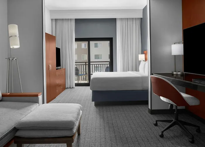 Courtyard By Marriott San Antonio Six Flags At The Rim